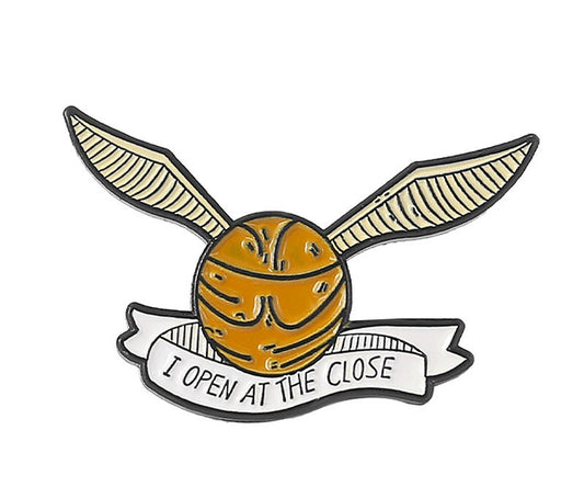 PIN SNITCH DORADA